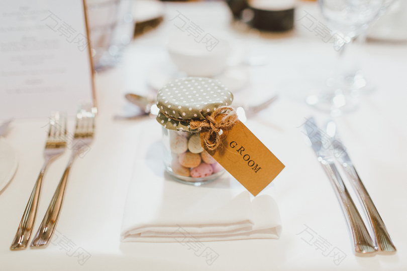 罐头糖果青睐餐具新郎婚礼餐巾桌子装饰品标签