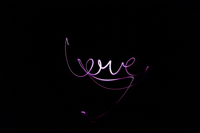 明亮黑暗爱情浅色绘画长曝光紫色粉色艺术设计创意夜晚夜晚神经滤光片滤光片钕曲折线条发光霓虹