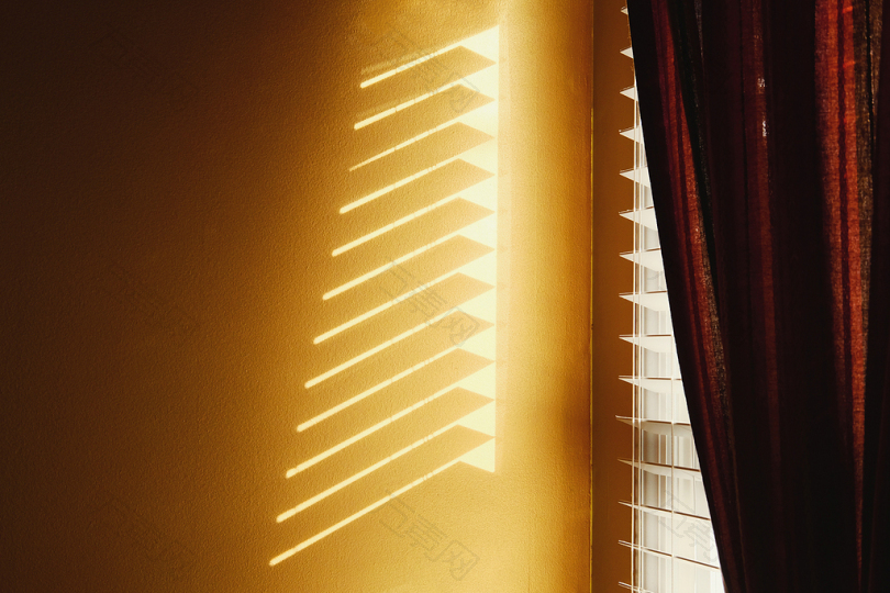 窗光窗墙窗帘角落盲阴影红色黄色特写室内阳光图案绘图光线