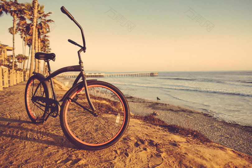 海边的克鲁泽自行车
