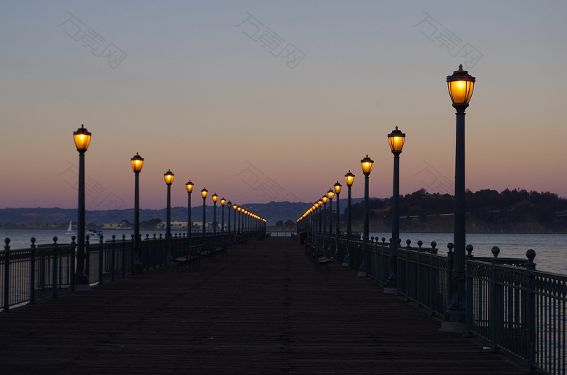 桥灯笼架构灯城市历史照明路灯栏杆水浪漫结构黄昏情感木
