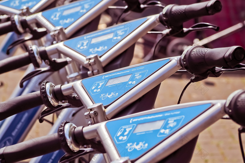 自行车驱动器轮系列骑自行车旅游夏季循环出租金借自行车租赁