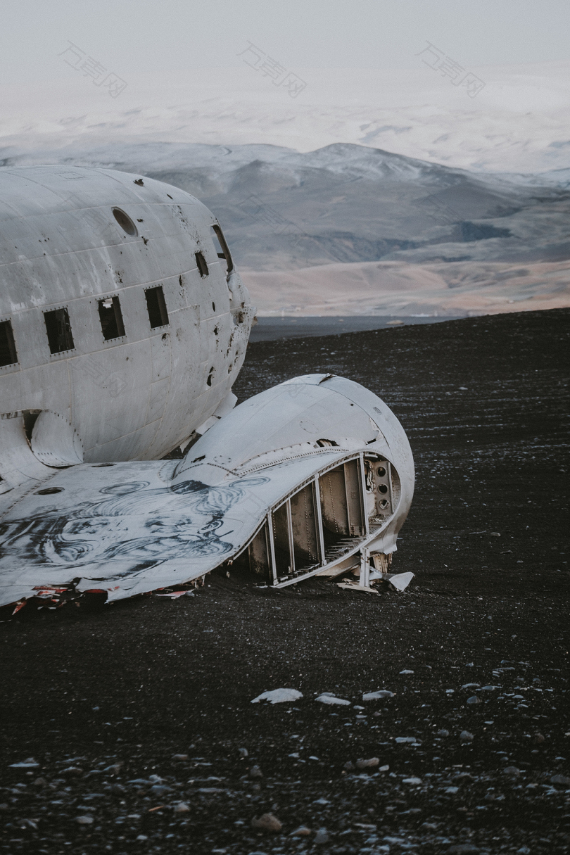 飞机沉船冰岛海滩贝壳地标实例化涂鸦机翼飞机残骸黑沙