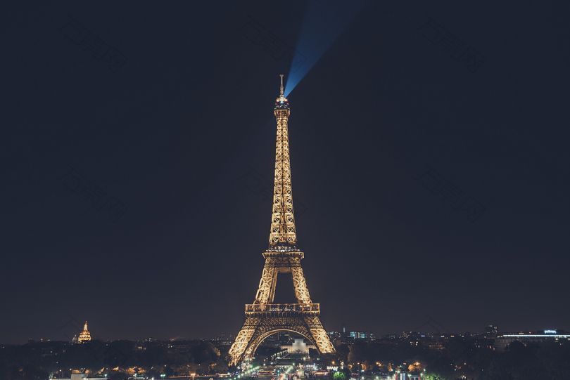 巴黎埃菲尔铁塔夜间