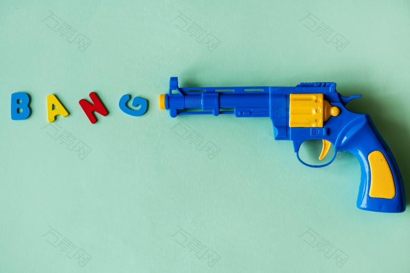 儿童蓝黄塑料枪