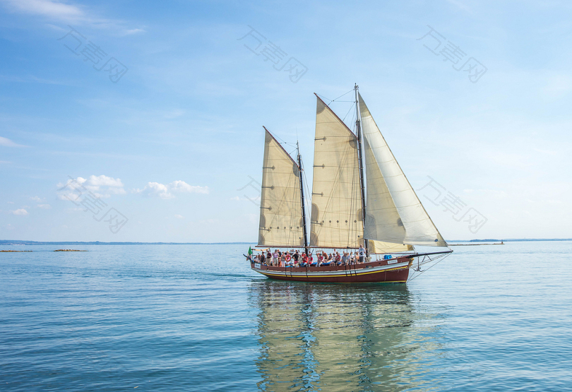 船舶船湖帆船意大利海船只旅行水运输航海帆艇帆夏天蓝色