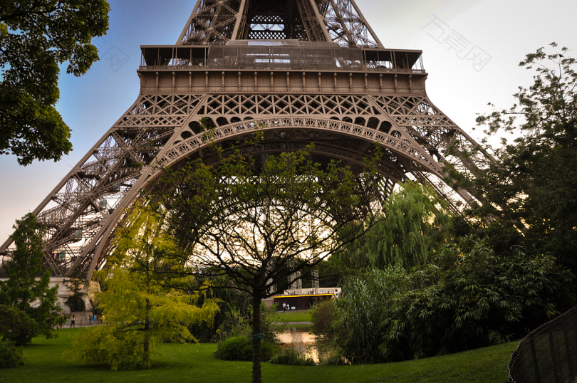巴黎埃菲尔铁塔虫眼摄影