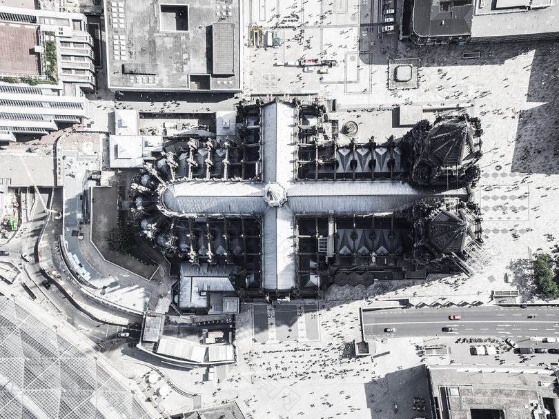 十字形建筑物的航空摄影