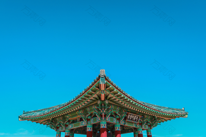 日间红绿寺的特写摄影
