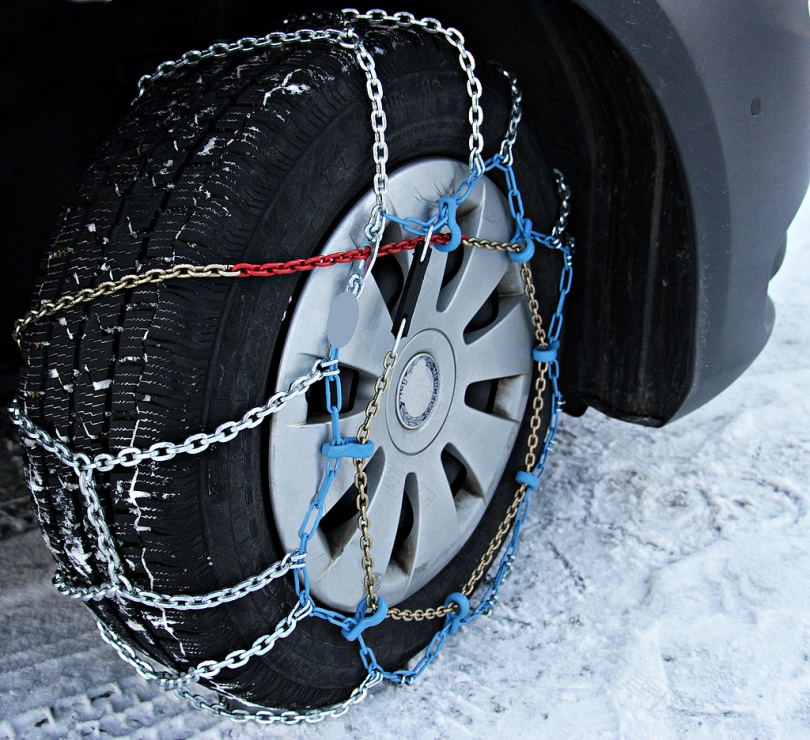 雪链冬天雪寒冬汽车路冬季轮胎链条安全链铁金属汽车轮胎成熟