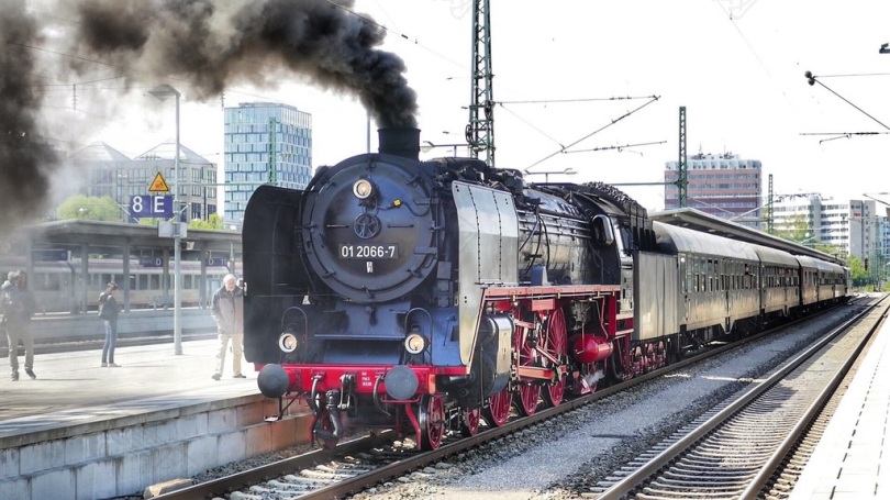 火车铁路铁路线电机站的传输系统蒸汽钢蒸汽机车慕尼黑火车站德国铁路