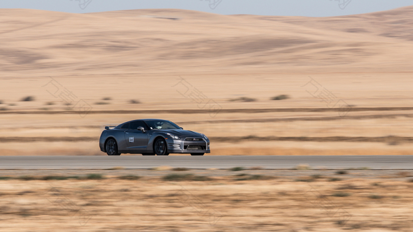 日产GTR穿越沙漠之路