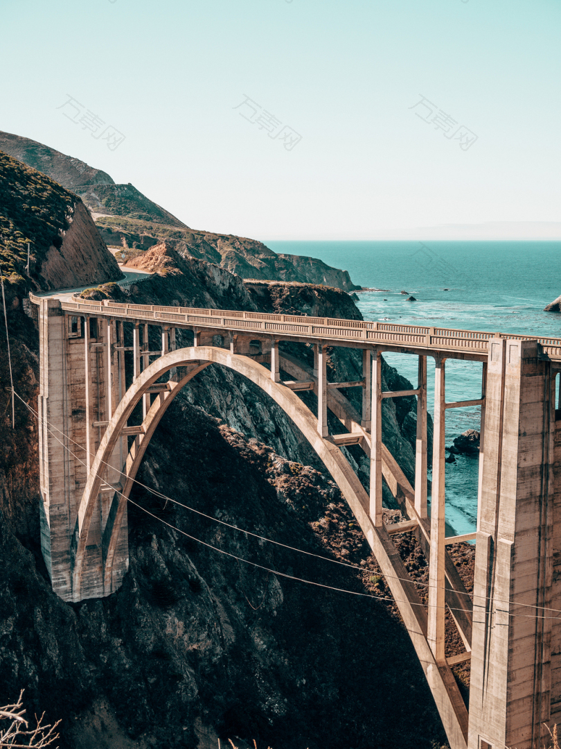灰色混凝土桥梁景观摄影