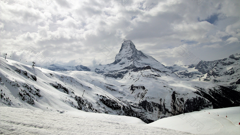 马特宏峰阿尔卑斯山瑞士雪山冰采尔马特冬季性质全景图旅行在法院的