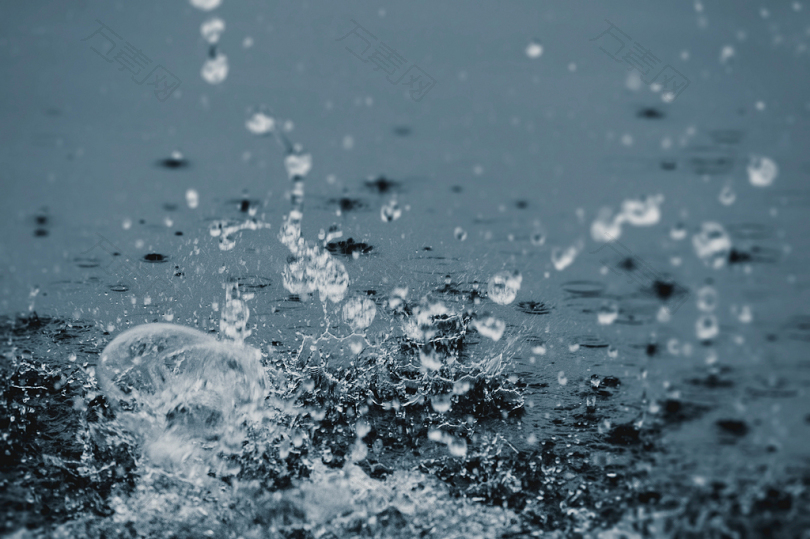 水晶清澈波纹瓦片飞溅摄影自然铟兰契湖泊水蓝色速度快门滴滴下雨