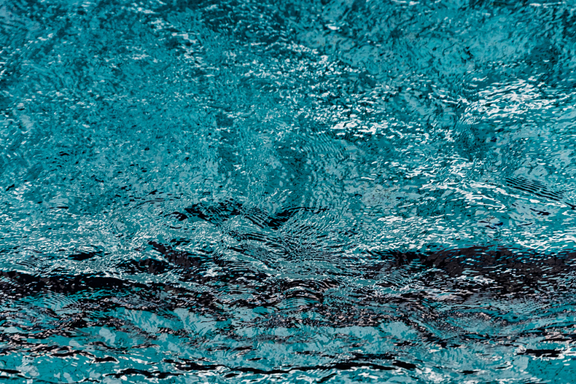 水游泳池抽象颠倒漩涡创意自然户外布鲁尔蓝色