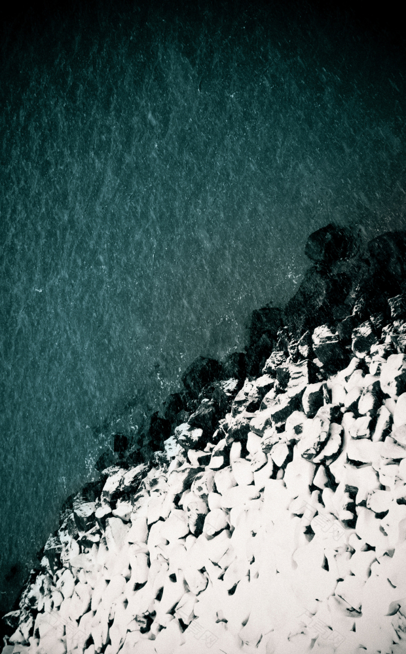 无人机视图空中视图水海岸冬天寒冷俯瞰海洋大自然户外下雪雪纽约布鲁克林岩石
