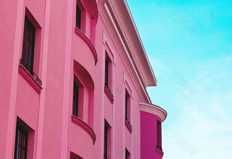 粉红色混凝土建筑