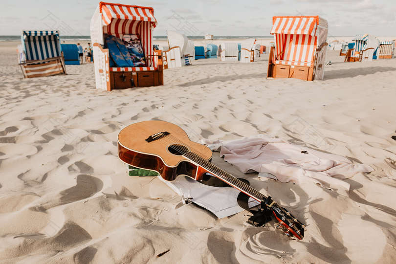 大海沙滩歌曲吉他
