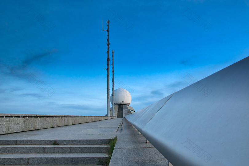 雷达站楼梯雷达天空空中交通管制圆顶空间蓝色观察飞行监测出现阿尔萨斯