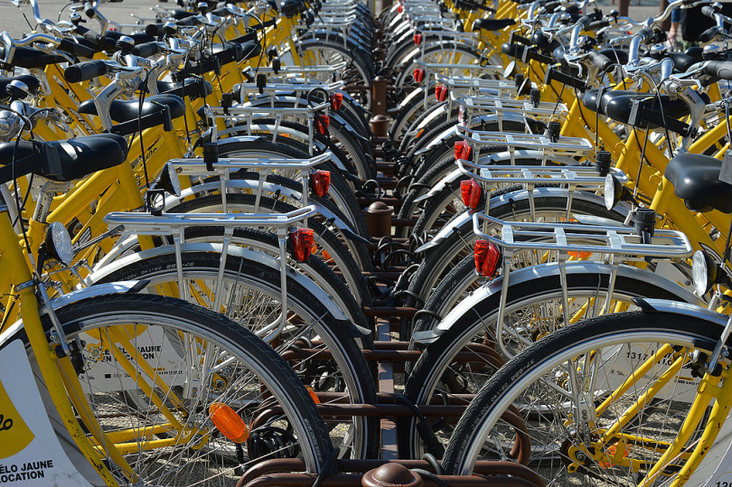 运输车轮自行车骑自行车两个轮子城市的兴趣爱好踏板出租交通长廊