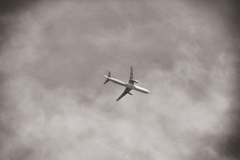 飞机云天空和飞行