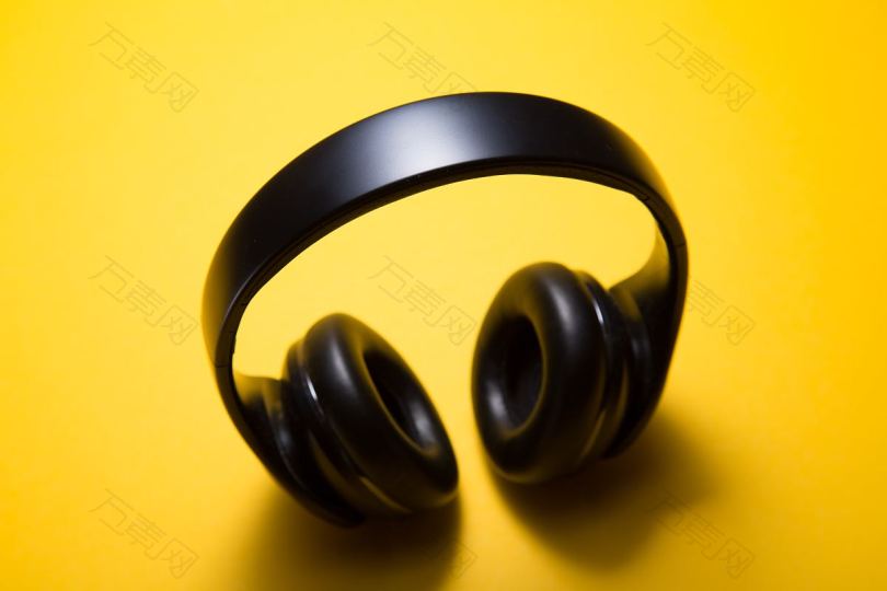 耳机音乐护耳器和黄色高清