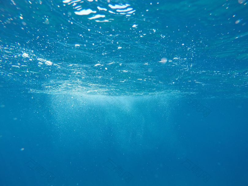 水下水气泡和海洋