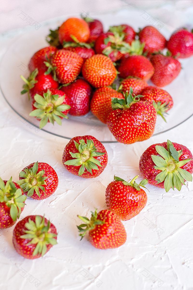 草莓盘子