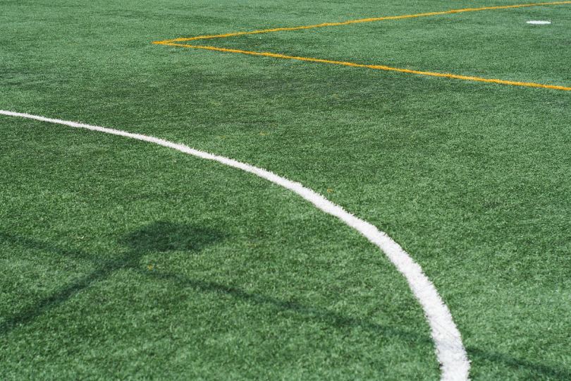 草地线足球和足球