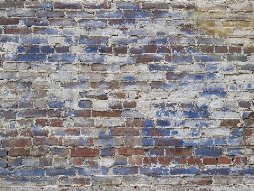 红白蓝旧砖墙