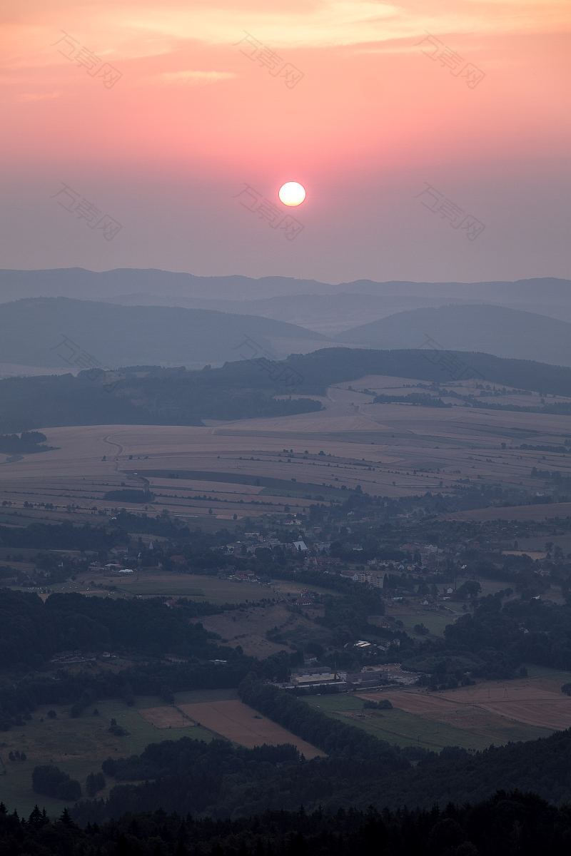 太阳山景与日落