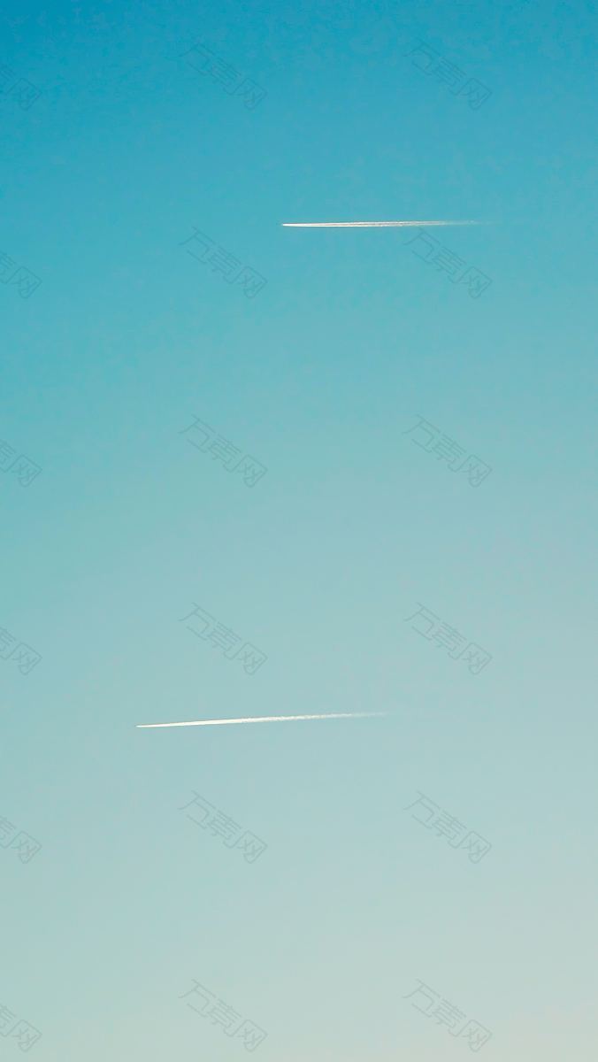 蓝色天空飞机和飞机