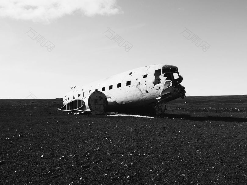 坠毁的DC3飞机