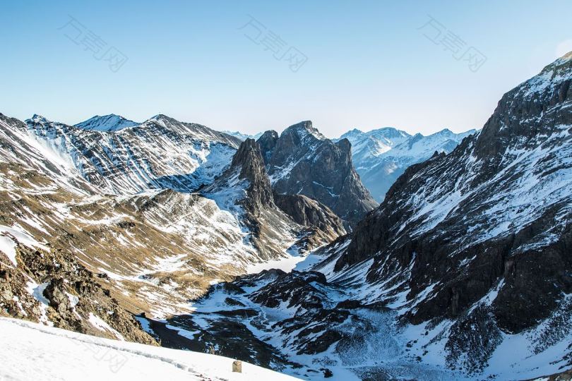 山雪岩海拔