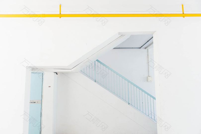 楼梯楼梯间楼梯和白色房