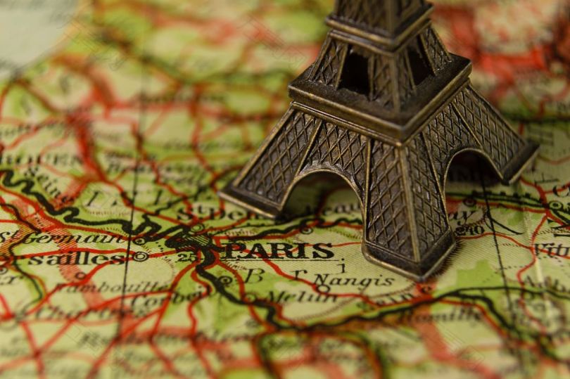 巴黎地图上的埃菲尔铁塔